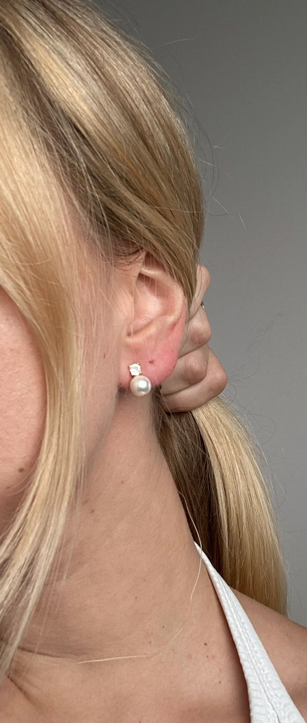 Kristina - Pearl Stud Earrings