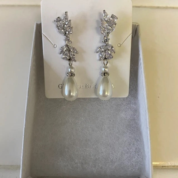 Stephanie - Pearl Bridal Earrings