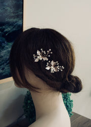 Bridal hair pins Wedding hair pins Pearl and crystal wedding hair piece Pearl wedding hair vine Bridal hair piece Pearl bridal hair vine
